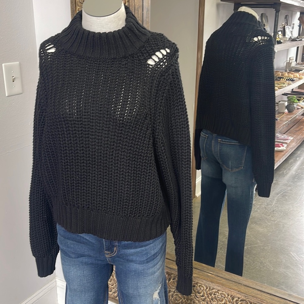dRA, XS & L, Black, cropped